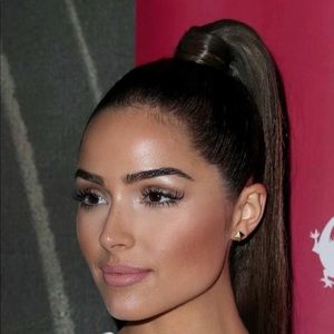 Meet your Posher, Maya